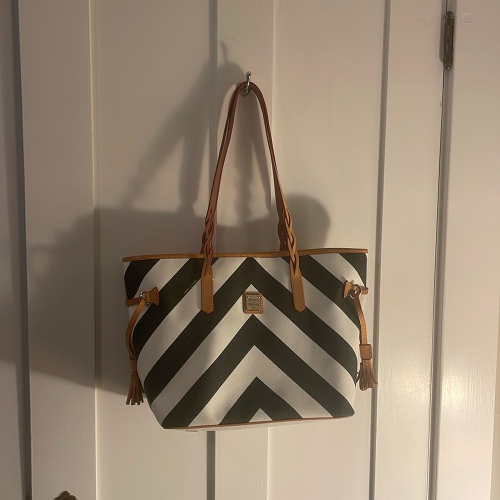 DOONEY & BOURKE bag.